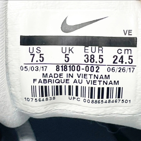 New Nike Women's Air Zoom Vomero 11 Wolf Grey/White/Black Sz 7.5 - Picture 7 of 8